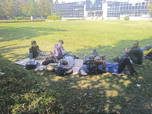 Мигранте криве, о шверцерима ћуте